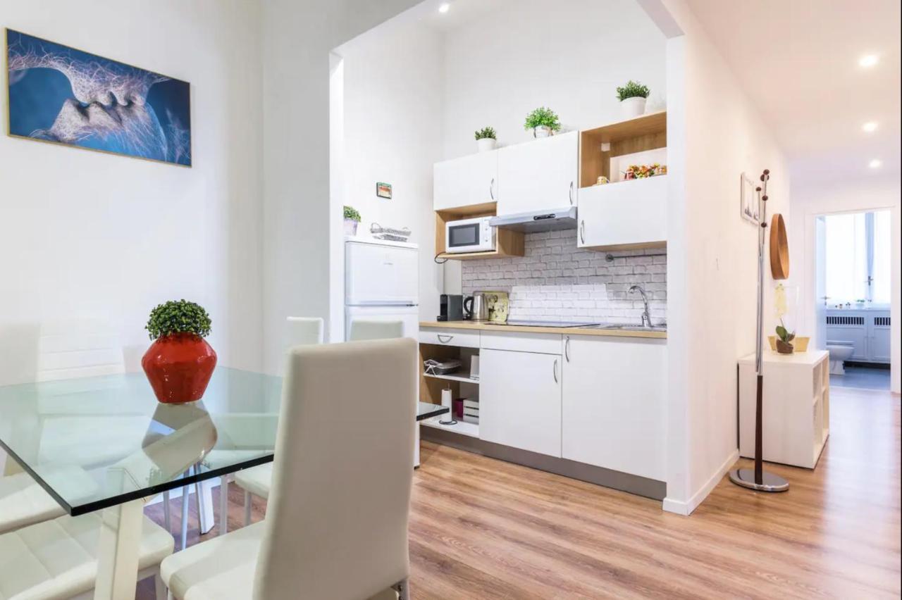 Luxury 4 Bedrooms Apartments Close To Duomo ميلان المظهر الخارجي الصورة