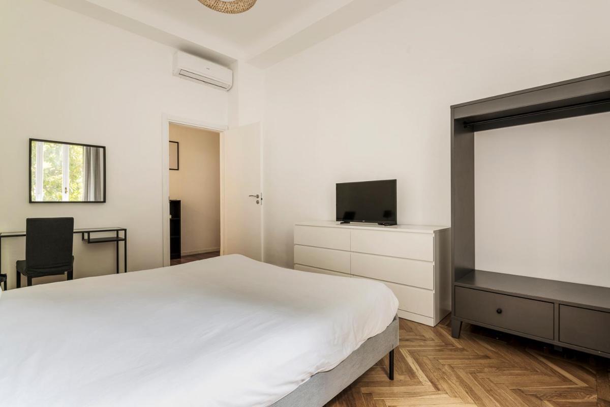 Luxury 4 Bedrooms Apartments Close To Duomo ميلان المظهر الخارجي الصورة