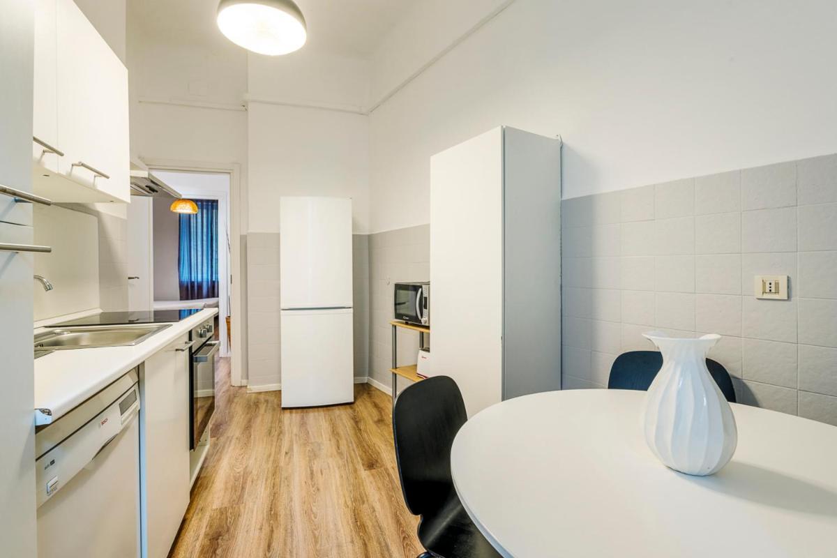 Luxury 4 Bedrooms Apartments Close To Duomo ميلان المظهر الخارجي الصورة