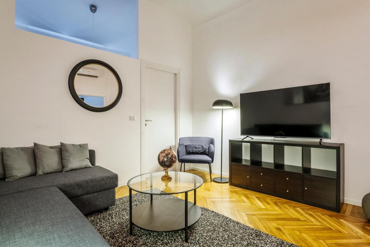 Luxury 4 Bedrooms Apartments Close To Duomo ميلان المظهر الخارجي الصورة